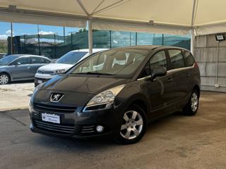 PEUGEOT 5008 usata, con Airbag