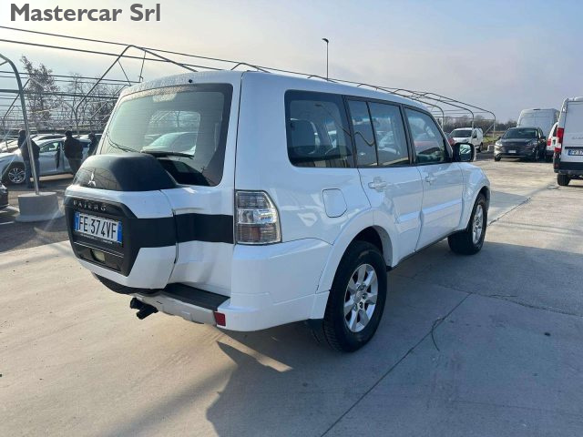 MITSUBISHI Pajero usata, con Autoradio