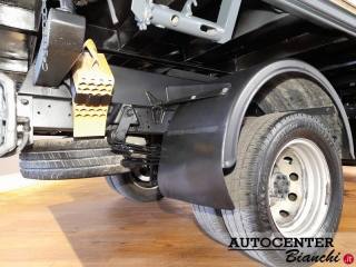 NISSAN Cabstar usata, con Autoradio digitale