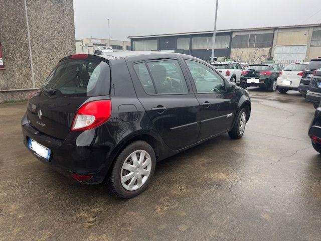 RENAULT Clio usata, con Autoradio