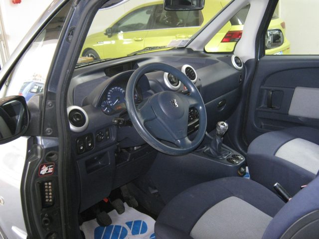 PEUGEOT 1007 usata, con Alzacristalli elettrici