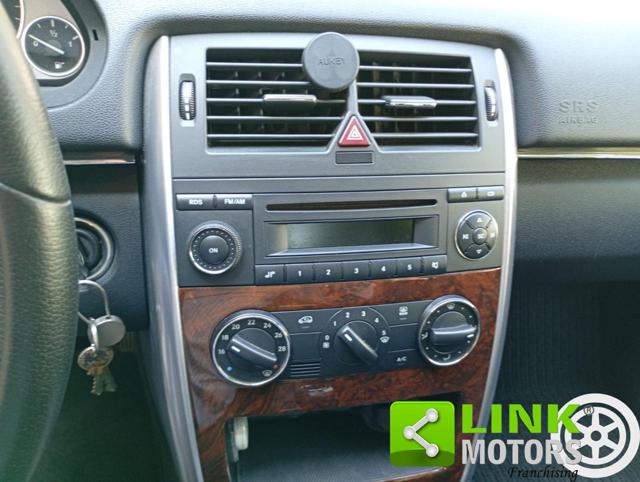 MERCEDES-BENZ B 180 usata, con Cronologia tagliandi
