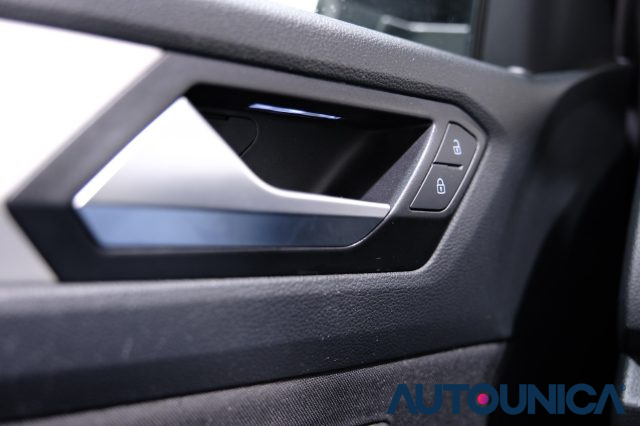 VOLKSWAGEN T-Roc usata, con Sensori di parcheggio posteriori