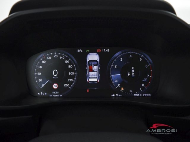 VOLVO XC40 usata 12