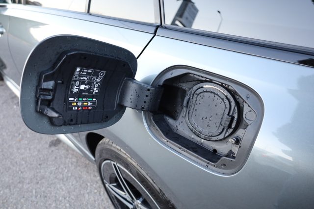 MERCEDES-BENZ C 300 usata 136