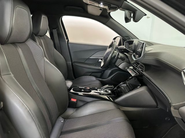 PEUGEOT 2008 usata, con Autoradio