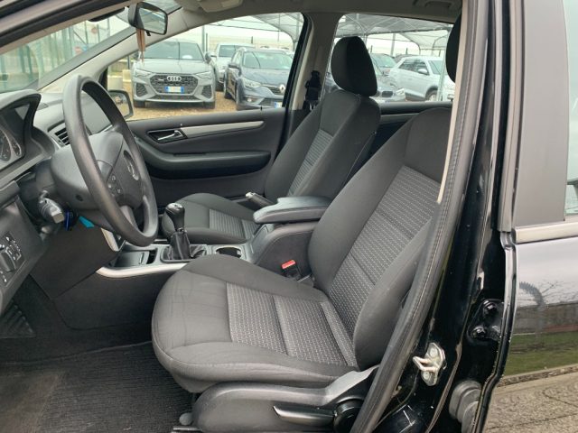 MERCEDES-BENZ B 180 usata, con Chiusura centralizzata