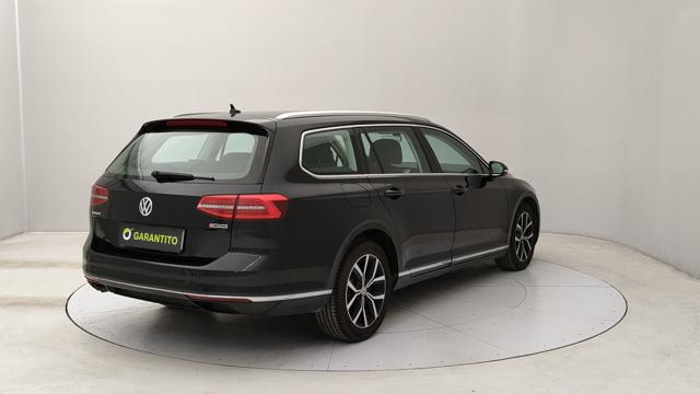 VOLKSWAGEN Passat Variant usata, con Alzacristalli elettrici