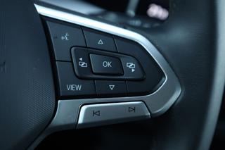 VOLKSWAGEN Golf usata, con USB