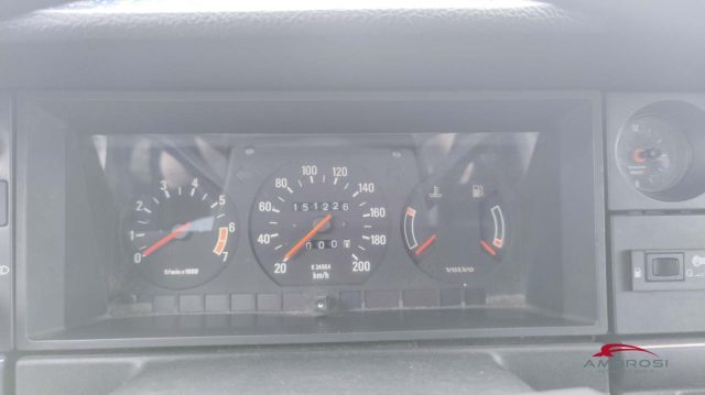VOLVO 240 usata 9