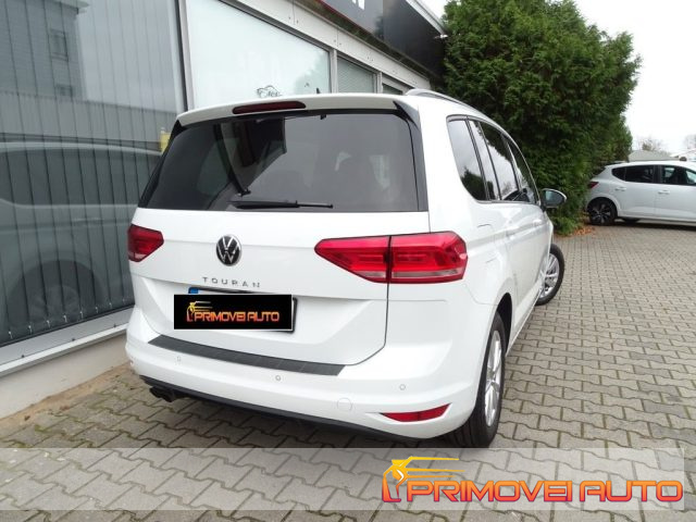 VOLKSWAGEN Touran usata, con Fendinebbia
