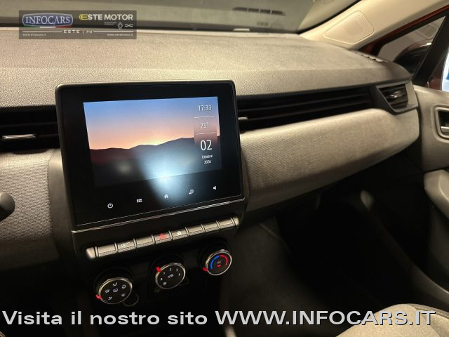 RENAULT Clio usata, con USB