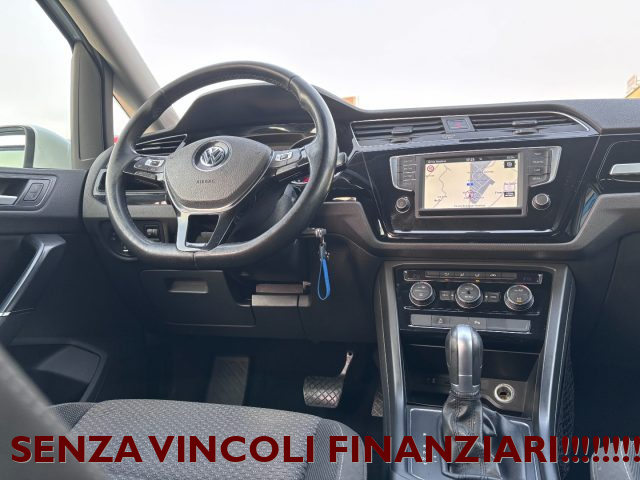 VOLKSWAGEN Touran usata, con Servosterzo