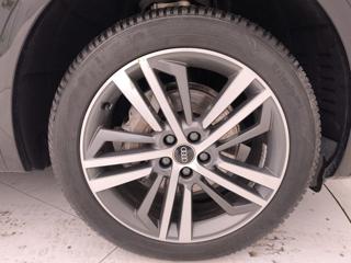 AUDI Q5 usata, con Sensori di parcheggio anteriori