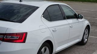 SKODA Superb usata, con Luci diurne
