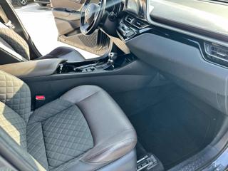 TOYOTA C-HR usata, con Sensori di parcheggio anteriori
