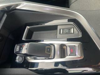 PEUGEOT 3008 usata, con Sistema di navigazione