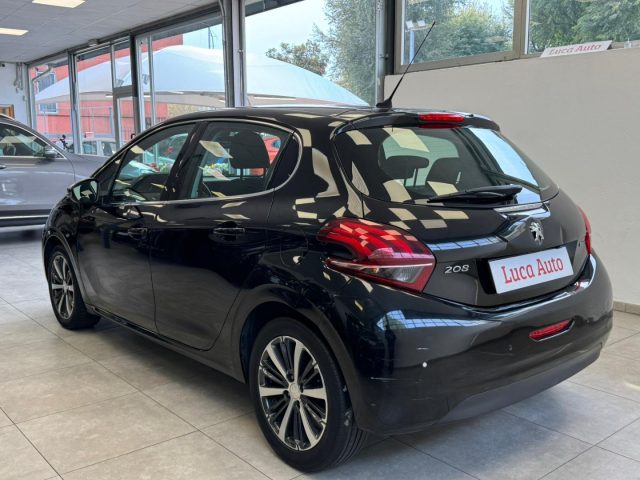 PEUGEOT 208 usata, con Autoradio