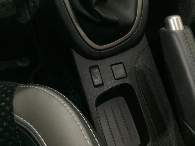 RENAULT Clio usata, con Sensori di parcheggio posteriori