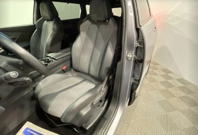 PEUGEOT 5008 usata, con Cerchi in lega