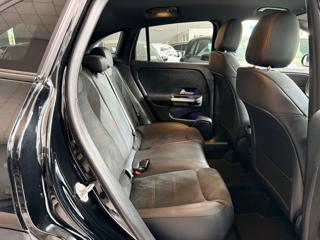 MERCEDES-BENZ GLA 180 usata, con Leve al volante