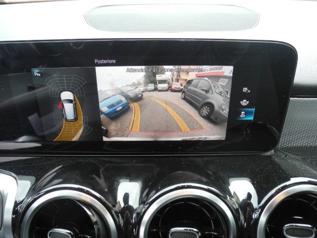MERCEDES-BENZ GLB 200 usata, con Controllo trazione