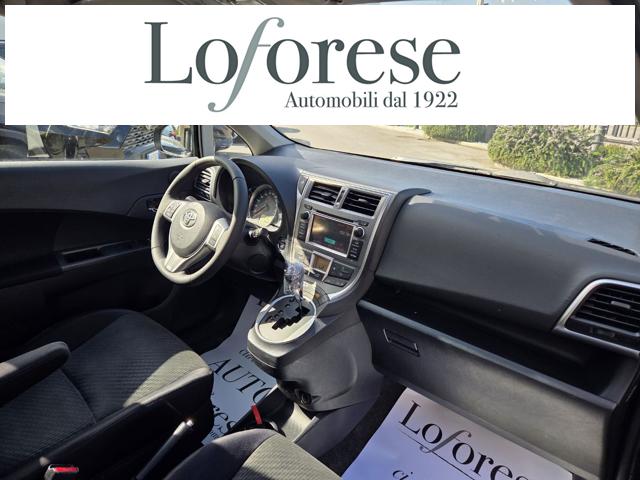 TOYOTA Verso-S usata, con Controllo automatico clima