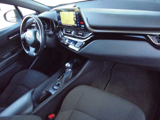 TOYOTA C-HR usata, con Telecamera per parcheggio assistito