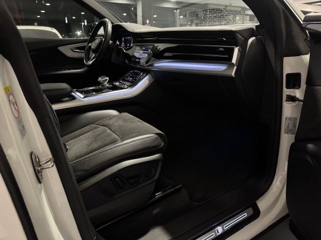 AUDI Q8 usata, con Regolazione elettrica sedili