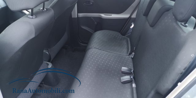 TOYOTA Yaris usata, con Alzacristalli elettrici