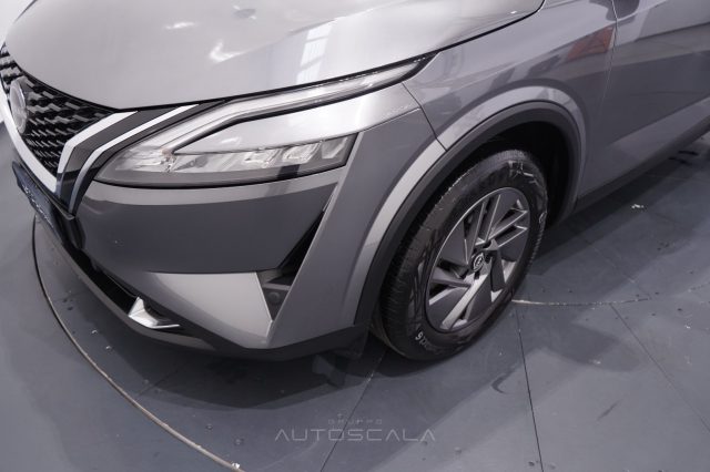 NISSAN Qashqai usata, con Fari LED