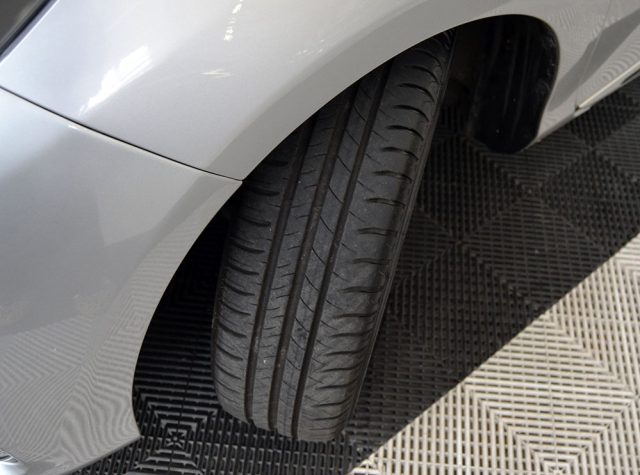 TOYOTA Yaris usata, con Sedile posteriore sdoppiato