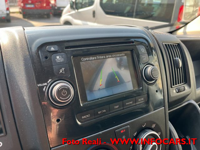 PEUGEOT Boxer usata, con Touch screen