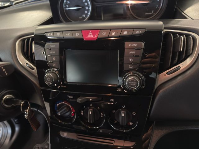 LANCIA Ypsilon usata, con Controllo automatico clima