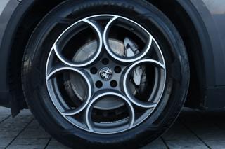 ALFA ROMEO Stelvio usata, con Sedile posteriore sdoppiato