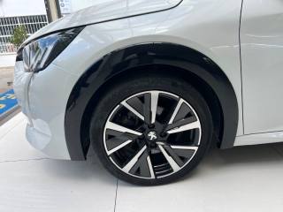 PEUGEOT 208 usata, con Autoradio