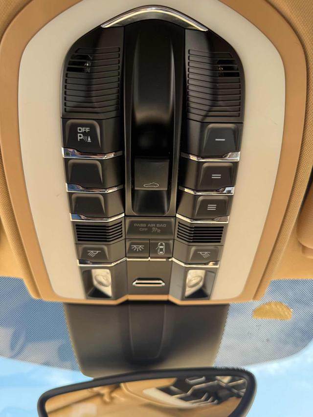 PORSCHE Cayenne usata, con Bracciolo
