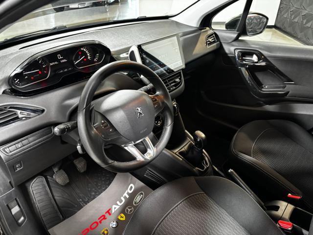 PEUGEOT 208 usata, con Boardcomputer