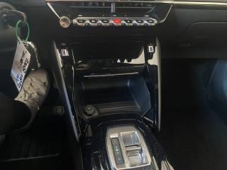 PEUGEOT 2008 usata, con Sensori di parcheggio posteriori