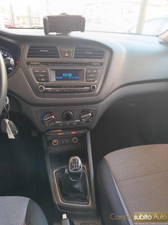 HYUNDAI i20 usata, con Servosterzo