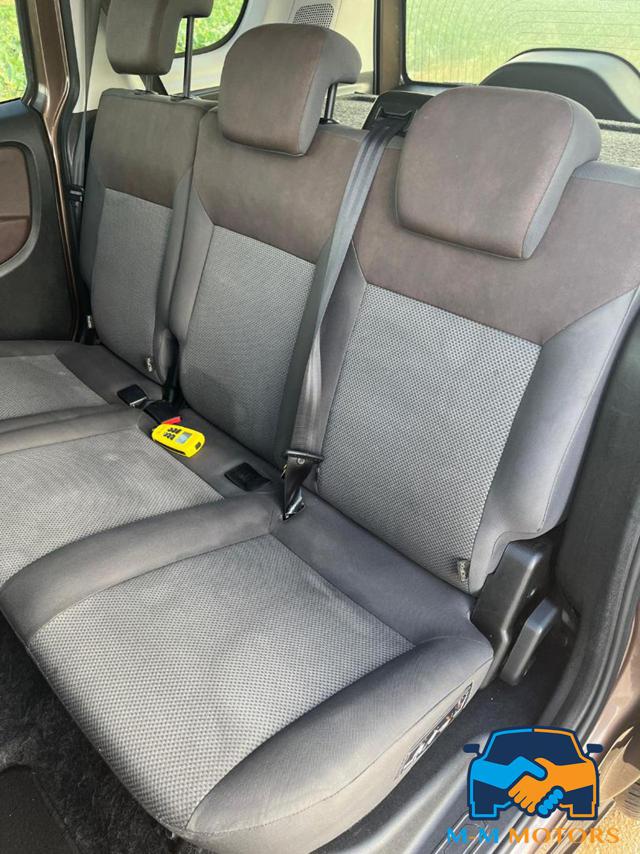 FIAT Doblo usata, con Sedile posteriore sdoppiato