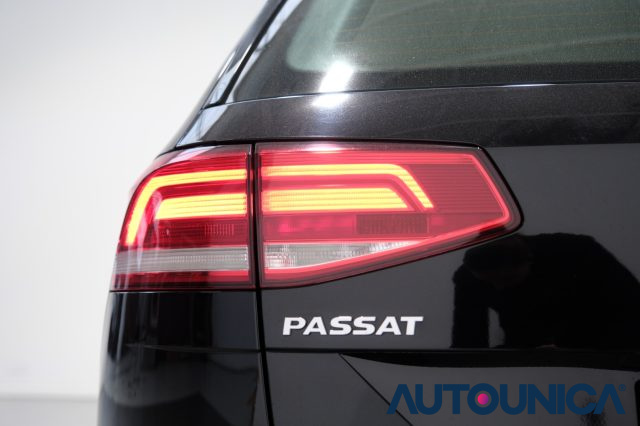 VOLKSWAGEN Passat Variant usata 49