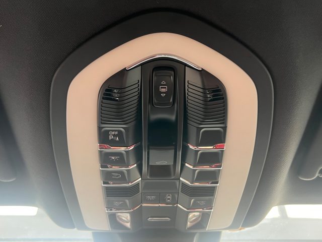 PORSCHE Macan usata, con Controllo elettronico della corsia