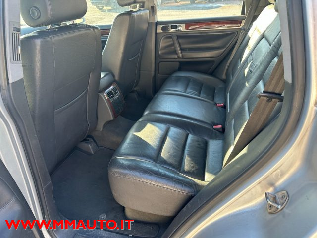 VOLKSWAGEN Touareg usata, con Autoradio