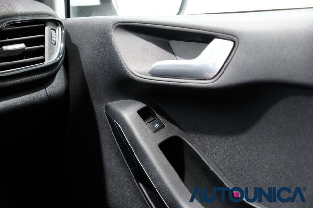 FORD Fiesta usata, con Riconoscimento dei segnali stradali