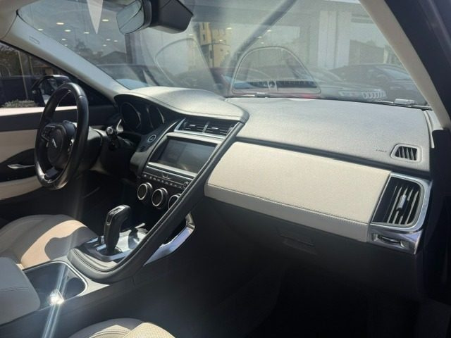 JAGUAR E-Pace usata 11