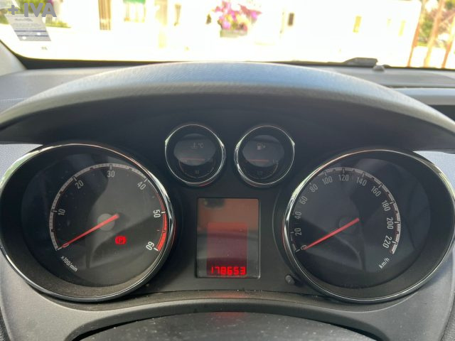OPEL Meriva usata, con Bracciolo