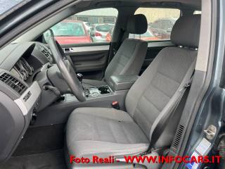 VOLKSWAGEN Touareg usata, con Autoradio