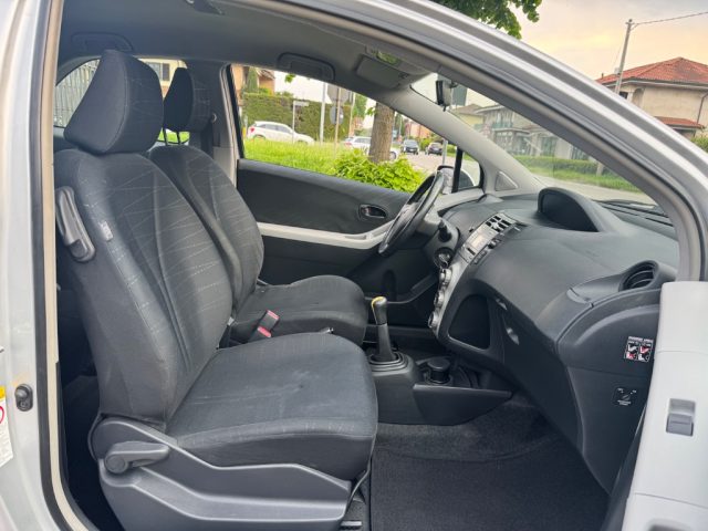 TOYOTA Yaris usata 11