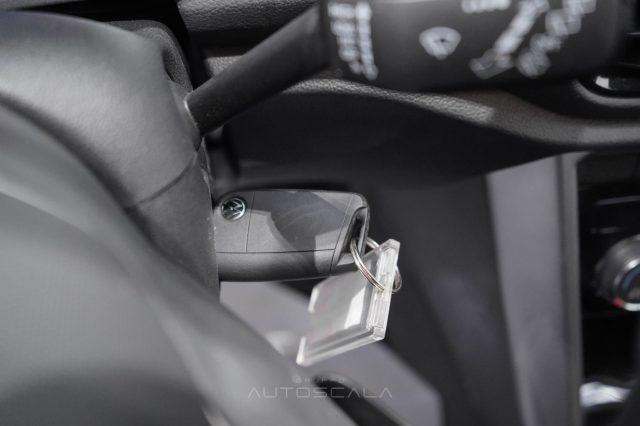 VOLKSWAGEN T-Roc usata, con Specchietti laterali elettrici